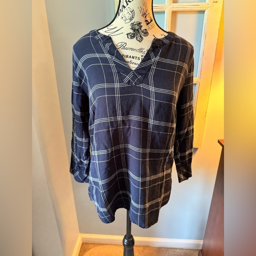 Women’s Van Heusen Navy and White Plaid Tunic Size Small